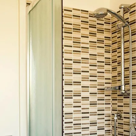 Hintown Modern Flat * Como